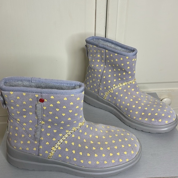 UGG AUSTRALIA Women’s I HEART UGG Low Cut Boot Grey/Yellow Hearts US Size 7 - Picture 3 of 7